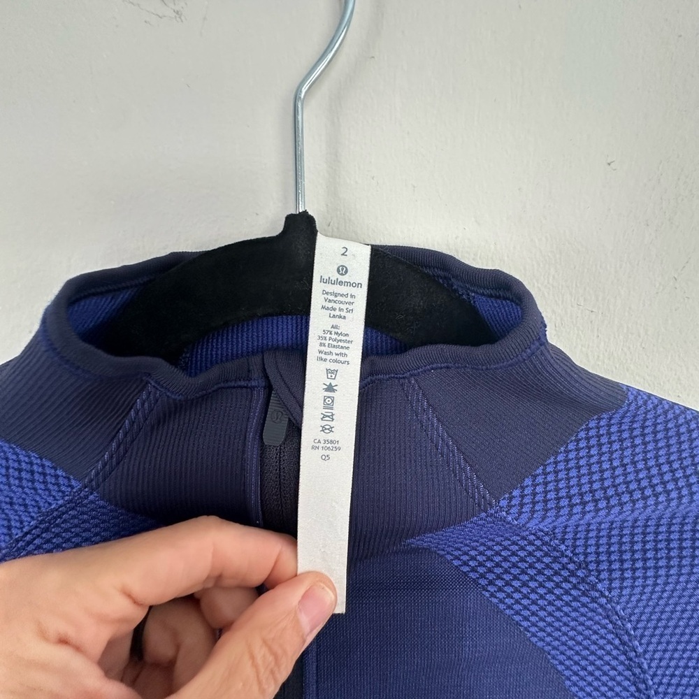 Lululemon Ready to Run Jacket Pinpoint Blue
A217 - Picture 3 of 6